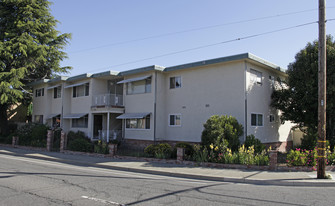 688 San Leandro Blvd Apartments