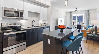 740 N Dixie Hwy in West Palm Beach, FL - Building Photo