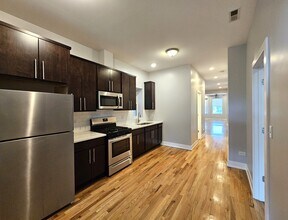 3939 W Polk St in Chicago, IL - Building Photo - Building Photo