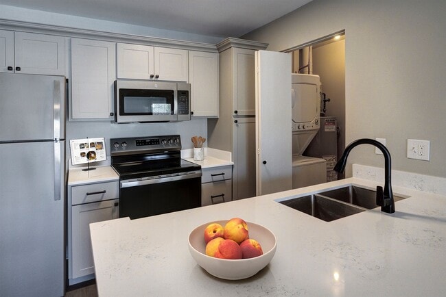 Deer Valley Apartments