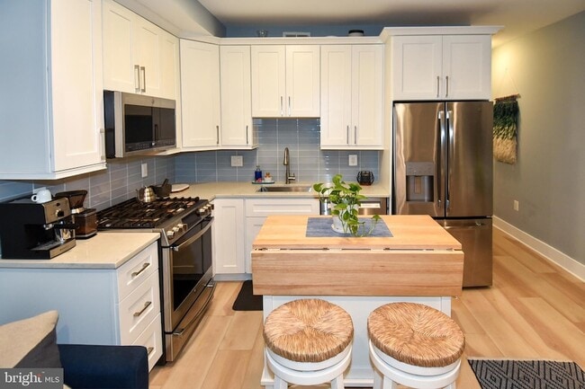 property at 625 Park Rd NW