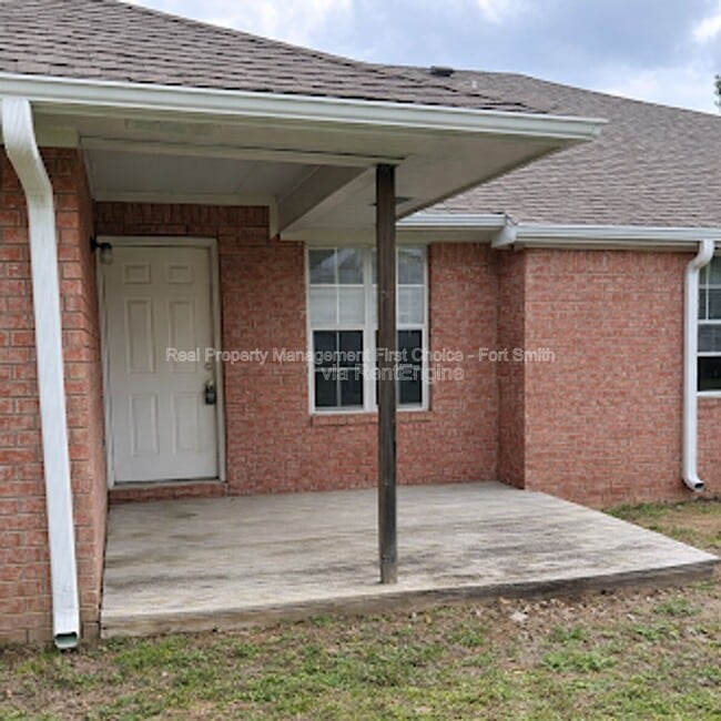 230 W Gary St in Greenwood, AR - Building Photo - Building Photo
