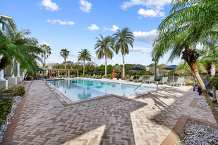 Halston Park Central in Orlando, FL - Building Photo