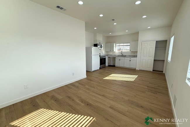 220 Sequoia Ave in South San Francisco, CA - Building Photo - Building Photo