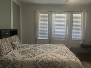 6357 Shore Vista Pl in Apollo Beach, FL - Foto de edificio - Building Photo