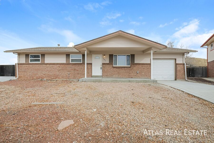 10290 Benton St in Westminster, CO - Foto de edificio