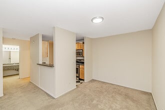 1919 Prairie Square in Schaumburg, IL - Building Photo - Building Photo