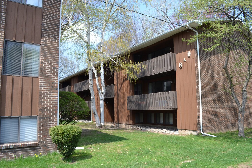Wood Wind Gardens Apartments in North Syracuse, NY