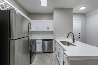 Grande Oaks in Roswell, GA - Building Photo - Building Photo