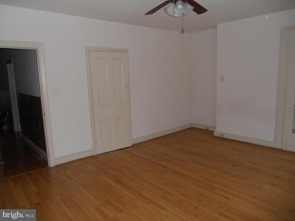 4265 Ridge Ave Photo