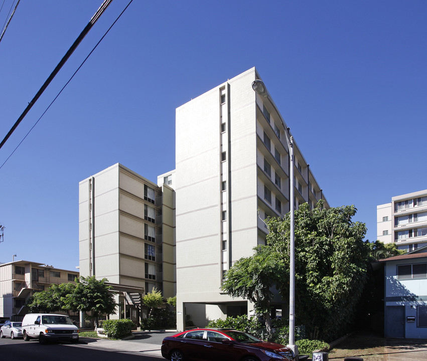 Birch Street Apartments in Honolulu, HI - Building Photo