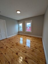 311 N Main St in Uxbridge, MA - Building Photo - Building Photo