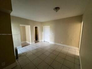 1221 Miner Rd in Lantana, FL - Building Photo - Building Photo