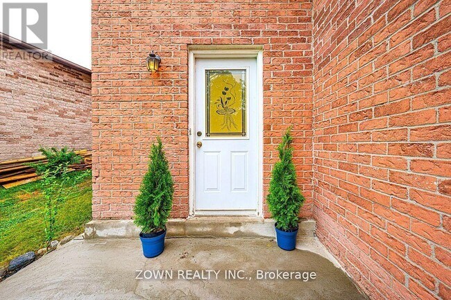 44 Adams Dr in Ajax, ON - Building Photo - Building Photo