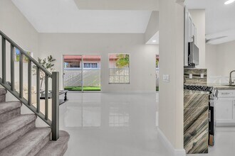 36 Monterey Pointe Dr in Palm Beach Gardens, FL - Building Photo - Building Photo