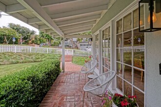 729 27th St in Manhattan Beach, CA - Building Photo - Building Photo