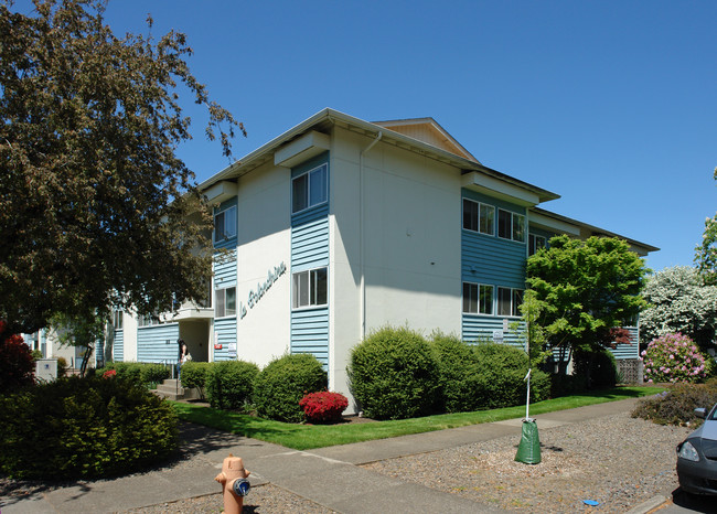 Viking Manor in Corvallis, OR - Building Photo - Building Photo