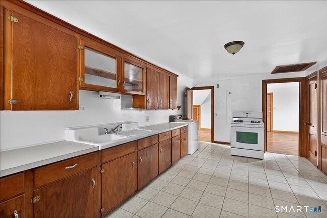 253 Olivia St in Derby, CT - Building Photo - Building Photo