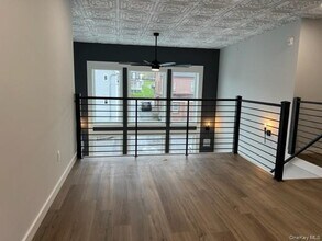 42 N Main St in Florida, NY - Building Photo - Building Photo