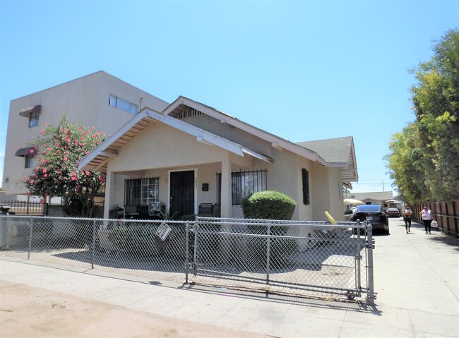 1232 W 57th St in Los Angeles, CA - Building Photo - Building Photo