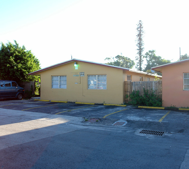 616 NE 4th Ave in Fort Lauderdale, FL - Building Photo - Building Photo