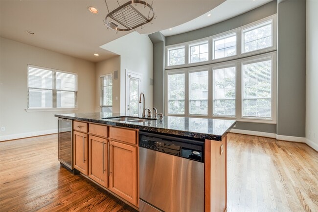 property at 2915 Pease St