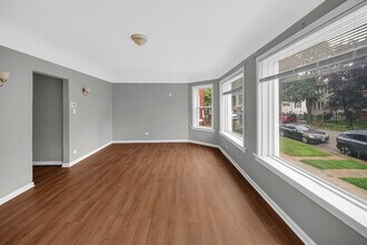 1126 E 81st Pl in Chicago, IL - Building Photo - Building Photo