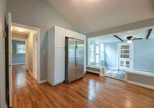 95 Riverside Dr in Hamden, CT - Building Photo - Building Photo