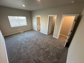 9006 Nafizah Way in Yakima, WA - Building Photo - Building Photo