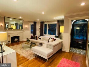 4402 Reservoir Rd NW in Washington, DC - Building Photo - Building Photo
