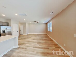 251 W Millbrook Dr in Spring Hill, TN - Building Photo - Building Photo