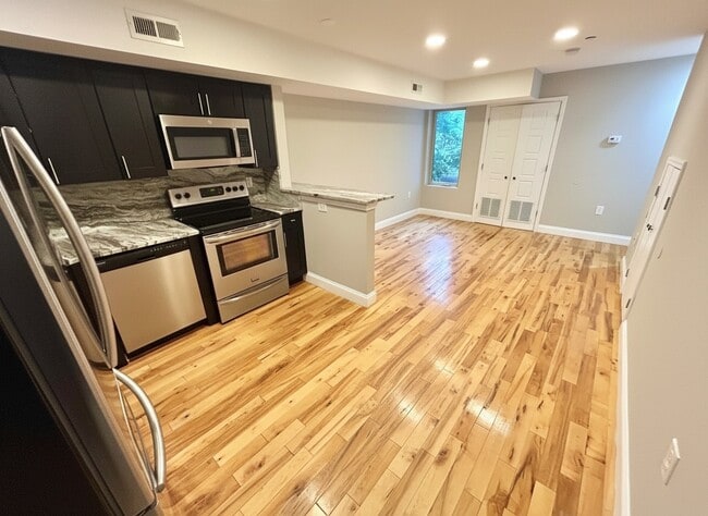 443 Wiota St in Philadelphia, PA - Building Photo - Building Photo