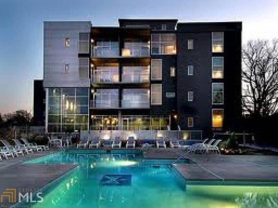130 Arizona Ave NE-Unit -304 in Atlanta, GA - Building Photo