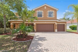 2859 Blossom Ct in Naples, FL - Building Photo