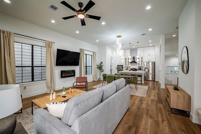 property at 1305 E 27th St