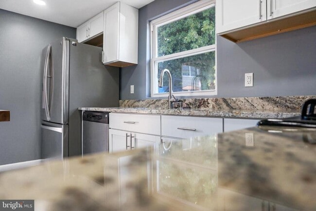 property at 1824 N Tuckahoe Rd