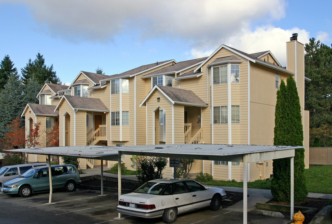 Sunset Square Apartments in Renton, WA - Foto de edificio