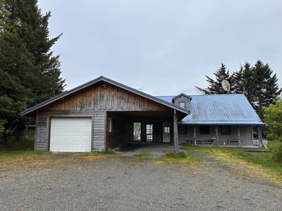 2913 Kachemak Dr in Homer, AK - Foto de edificio
