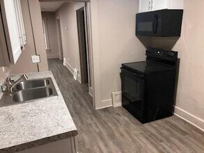 241-243 E 24th St in Des Moines, IA - Building Photo - Building Photo