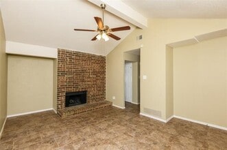6407 Woods Edge Dr in Arlington, TX - Building Photo - Building Photo