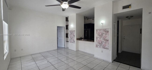 7420 W 20th Ave in Hialeah, FL - Foto de edificio - Building Photo