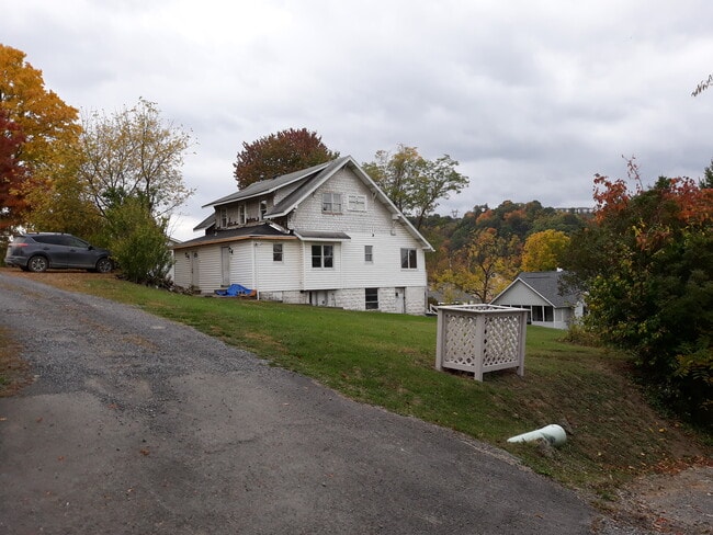 288 Sherwood St, Unit A in Morgantown, WV - Building Photo - Building Photo