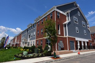 Bayonne Bay in Bayonne, NJ - Building Photo
