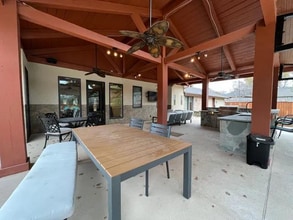 1300 Broadmoor Ln in Irving, TX - Building Photo - Building Photo