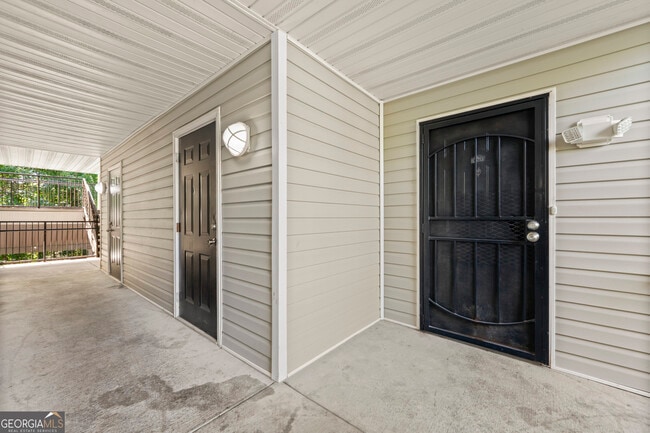 9202 Fairington Ridge Cir in Stonecrest, GA - Building Photo - Building Photo