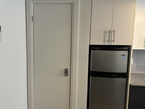 595 St Clair Ave W in Toronto, ON - Building Photo - Building Photo