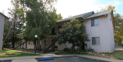 Lakeview Apartments in Marysville, CA - Building Photo - Building Photo