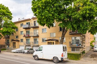 12701-12711 Langelier Boul in Montréal, QC - Building Photo