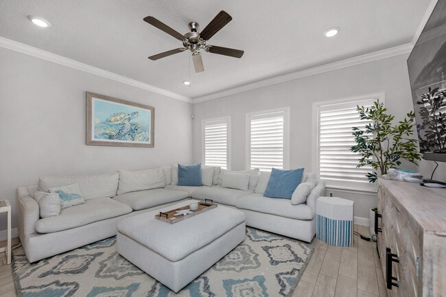 382 Lightning Bug Ln in Freeport, FL - Building Photo - Building Photo