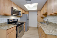 The Viridian Apartments in Scottsdale, AZ - Building Photo - Interior Photo